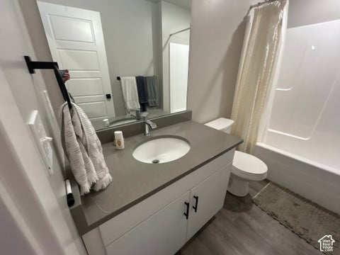 Tiny photo for 687 E 730 N, Hyrum, UT 84319 (MLS # 2189799)