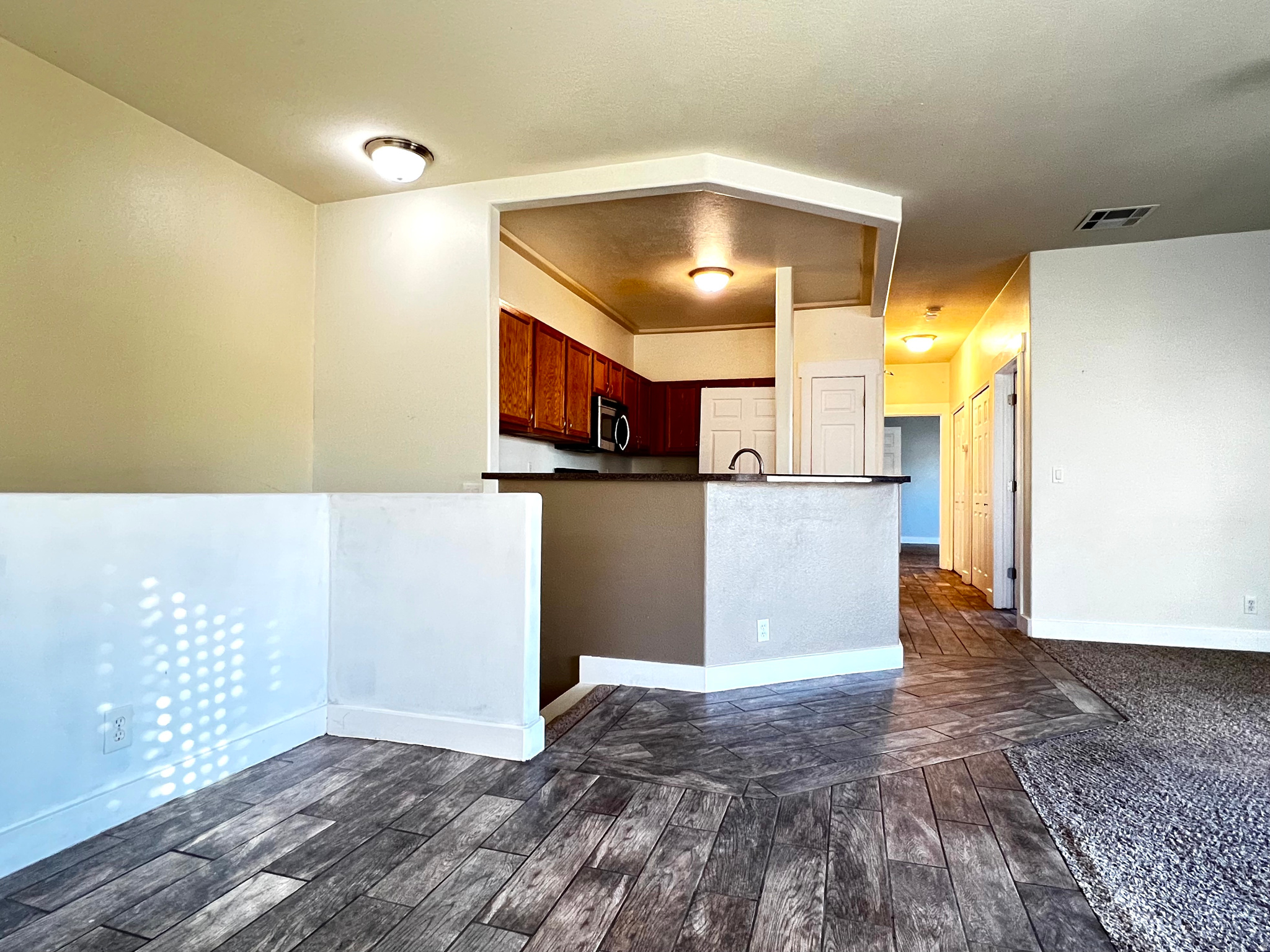 IVY SPRINGS CONDOMINIUMS PHASE 1 - Residential