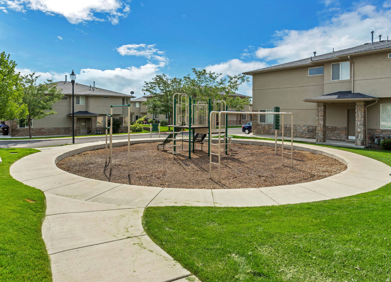 IVY SPRINGS CONDOMINIUMS PHASE 1 - Residential