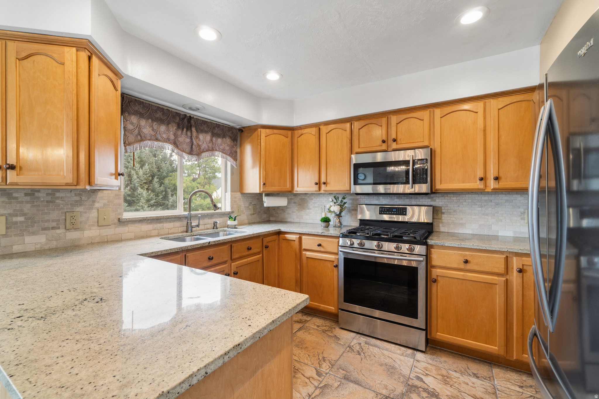 SHADOW MOUNTAIN WEST - Residential