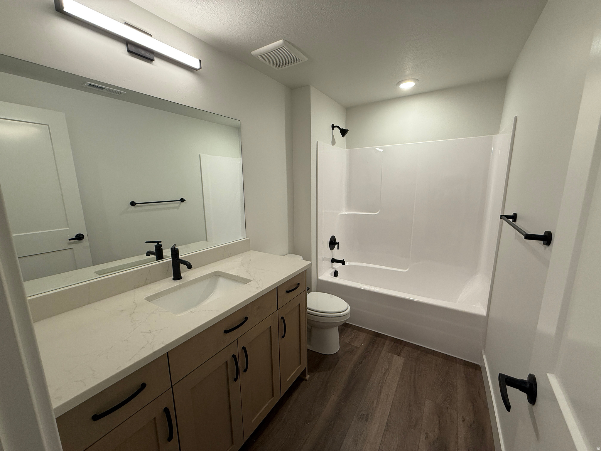 RIVERWOOD - Residential