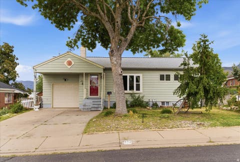 Photo of 224 W 4600 S, Washington Terrace, UT 84405 (MLS # 2142783)