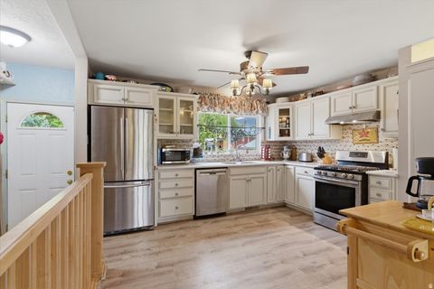 Tiny photo for 224 W 4600 S, Washington Terrace, UT 84405 (MLS # 2142783)