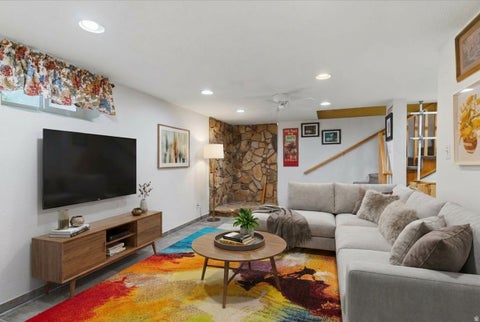 Tiny photo for 224 W 4600 S, Washington Terrace, UT 84405 (MLS # 2142783)