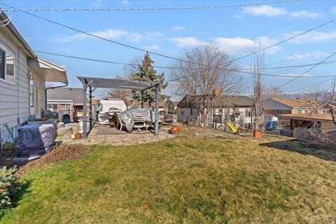 Tiny photo for 224 W 4600 S, Washington Terrace, UT 84405 (MLS # 2142783)