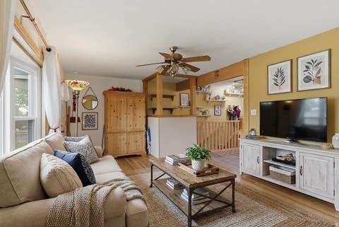 Tiny photo for 224 W 4600 S, Washington Terrace, UT 84405 (MLS # 2142783)