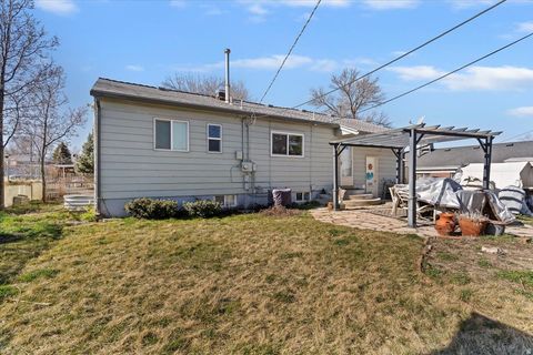 Tiny photo for 224 W 4600 S, Washington Terrace, UT 84405 (MLS # 2142783)