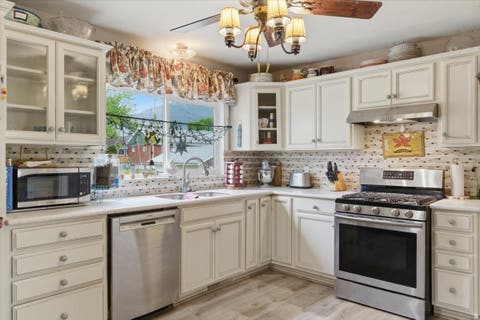 Tiny photo for 224 W 4600 S, Washington Terrace, UT 84405 (MLS # 2142783)