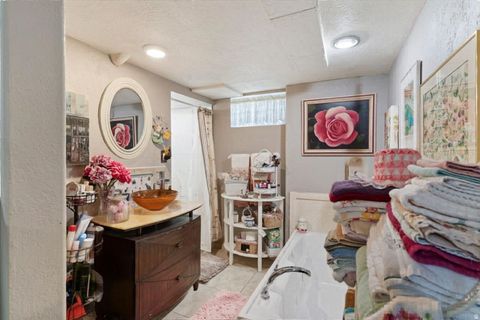 Tiny photo for 224 W 4600 S, Washington Terrace, UT 84405 (MLS # 2142783)