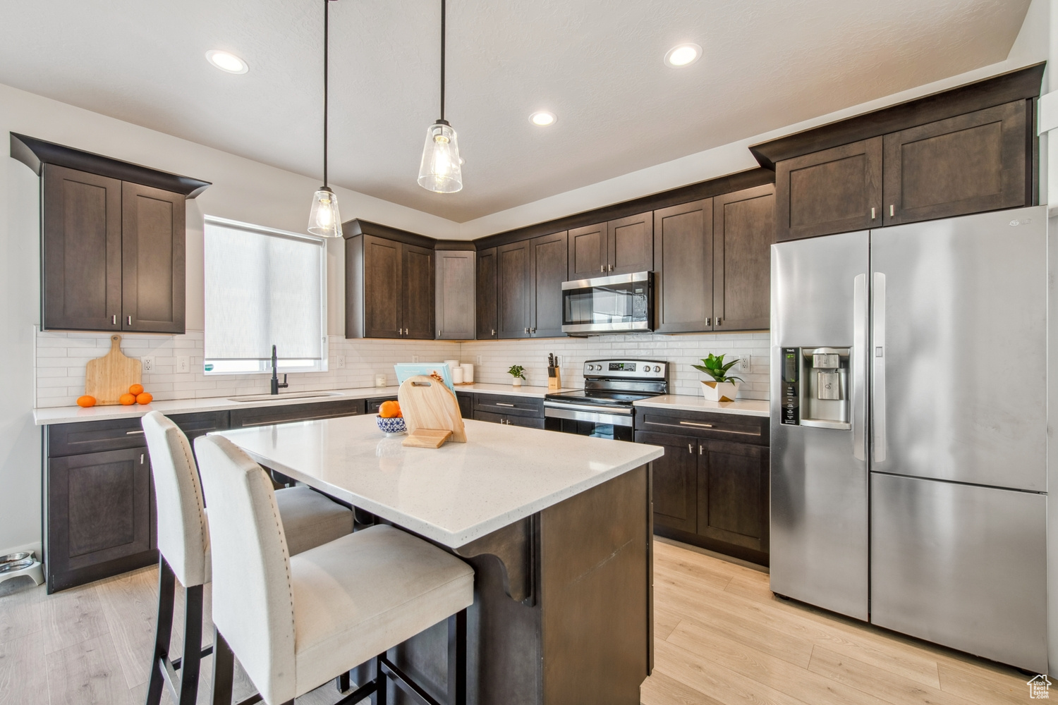 147 N Valcrest Dr, Saratoga Springs, Utah image 2