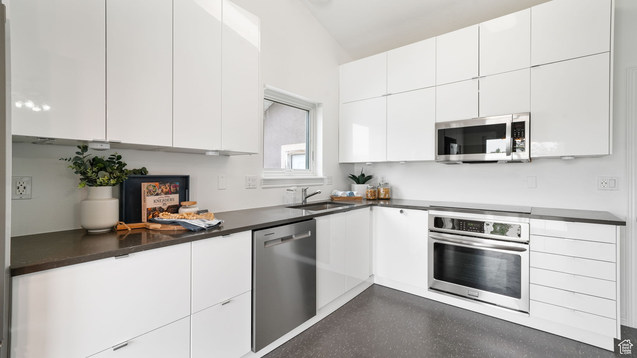 SADDLEBROOK ESTATES - Residential