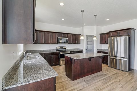 Tiny photo for 1458 N ALDER WAY, Lehi, UT 84048 (MLS # 2151636)