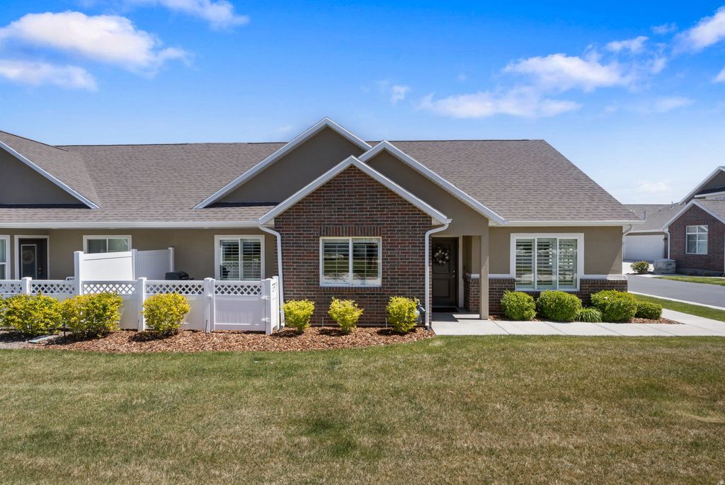 Photo of 5437 W COPPER GULCH LN S #D, Herriman, UT 84096 (MLS # 2155047)