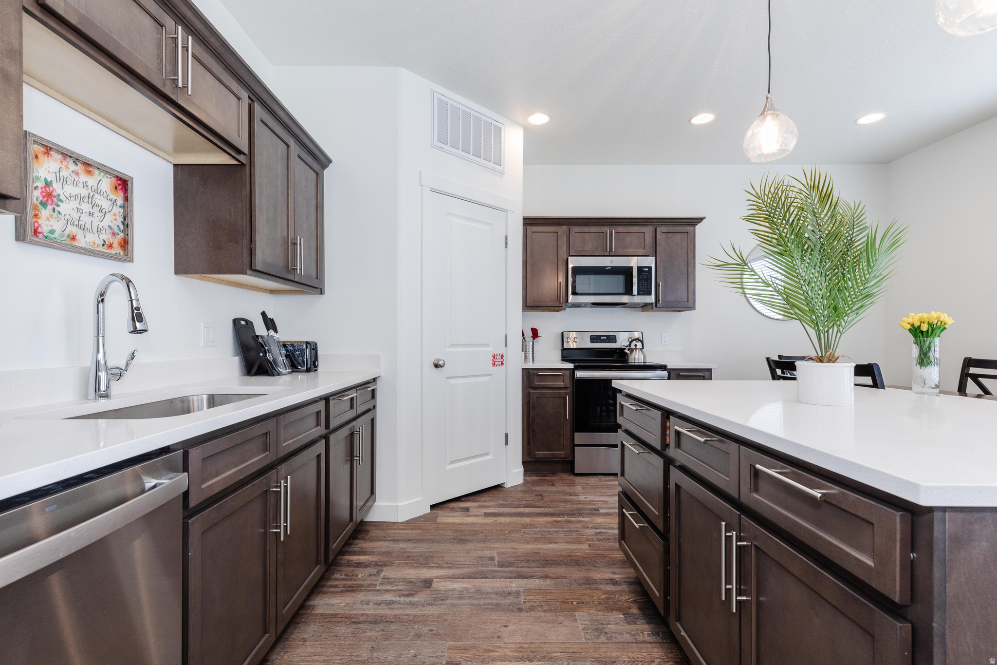 PARADISE PARKWAY - Residential