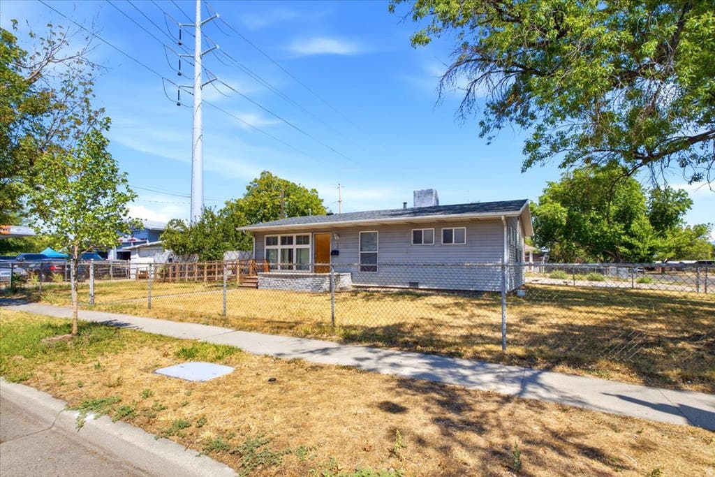 Photo of 1350 W 1000 N, Salt Lake City, UT 84116 (MLS # 2175720)