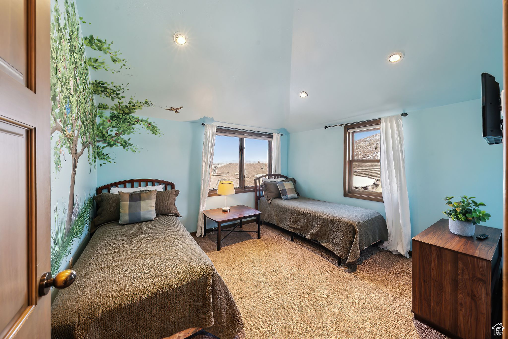 Park City, Utah 84060, United States, 4 Bedrooms Bedrooms, ,3 BathroomsBathrooms,Residential,Pending,180839