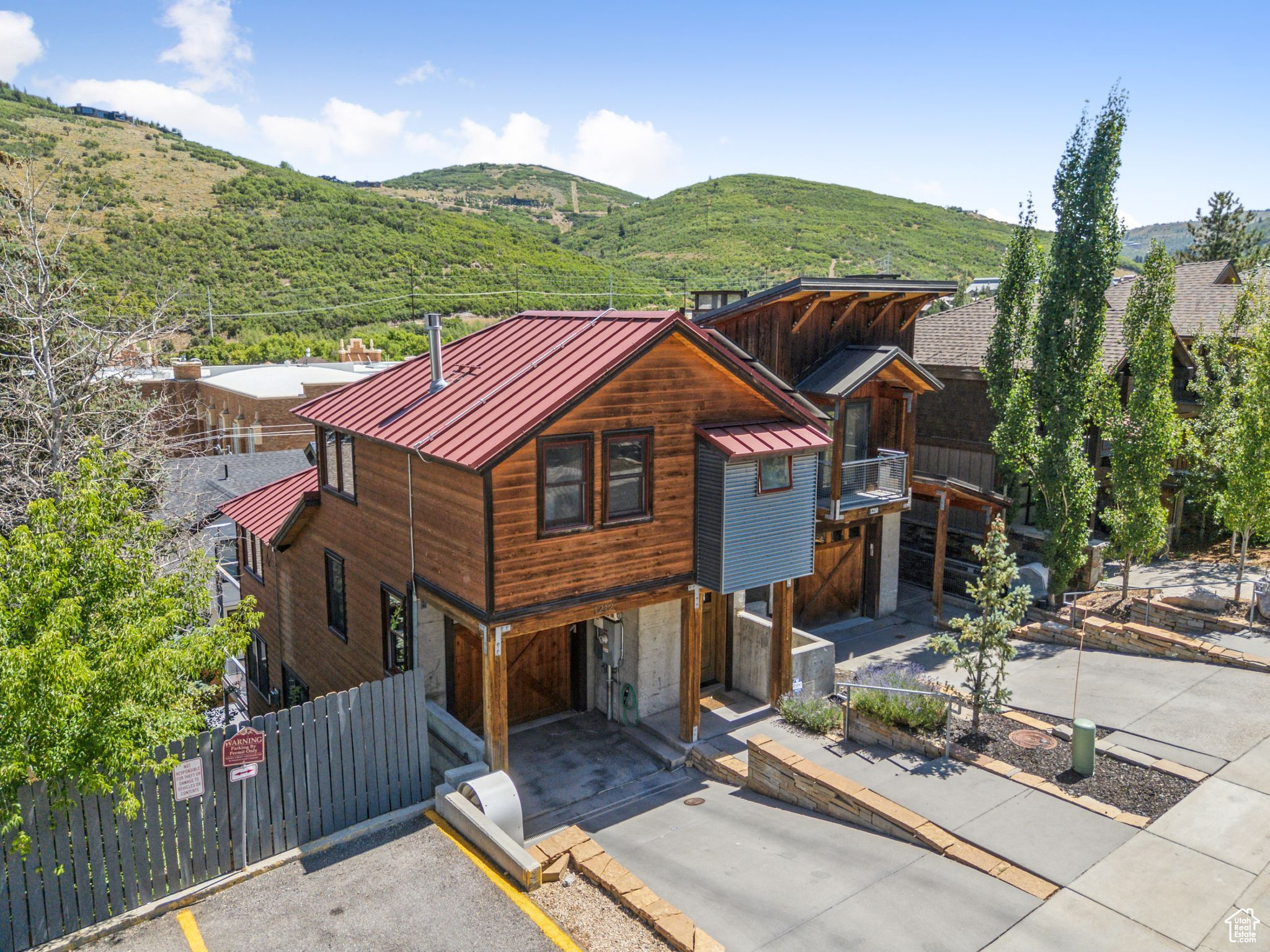 Park City, Utah 84060, United States, 4 Bedrooms Bedrooms, ,3 BathroomsBathrooms,Residential,Pending,180839