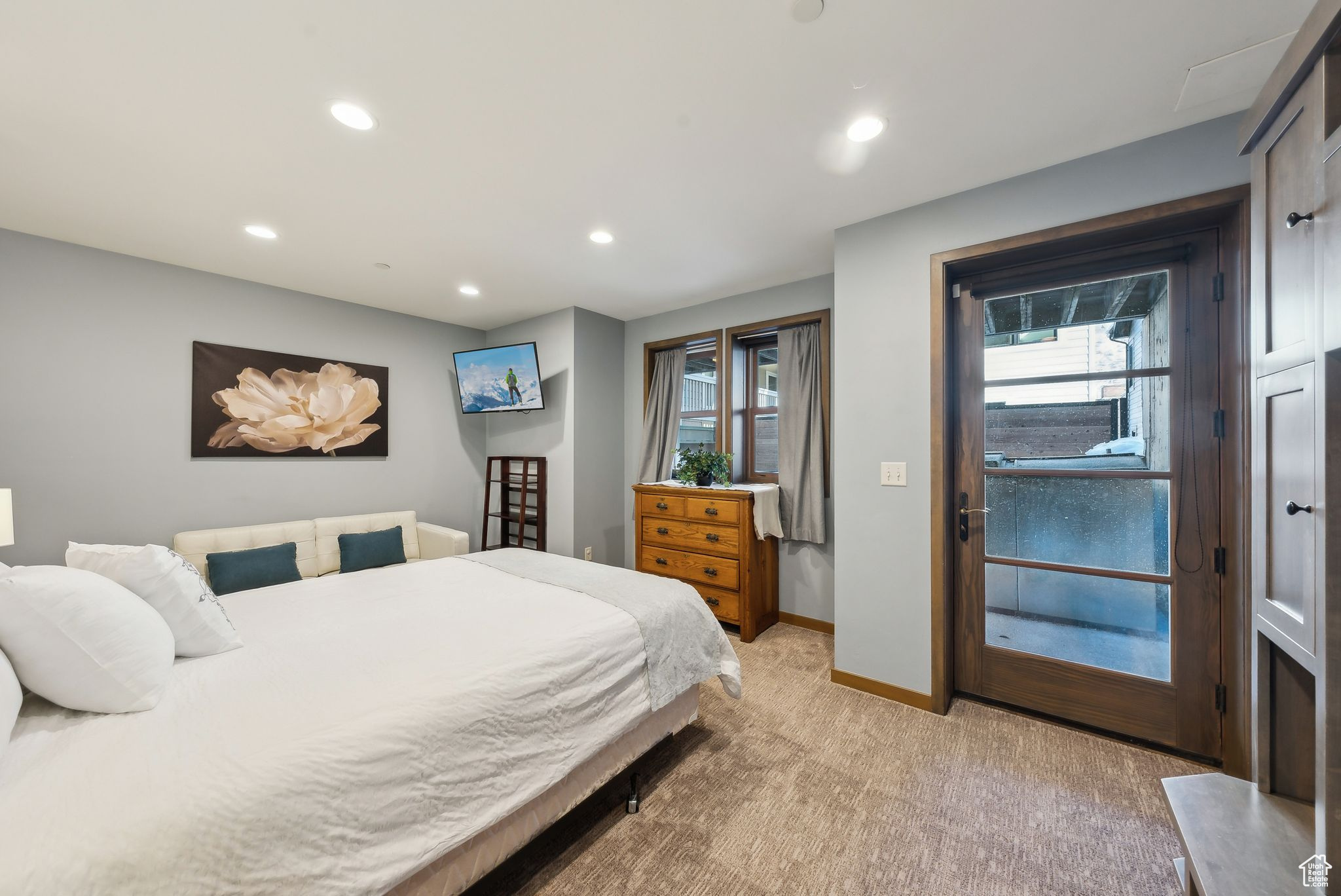 Park City, Utah 84060, United States, 4 Bedrooms Bedrooms, ,3 BathroomsBathrooms,Residential,Pending,180839