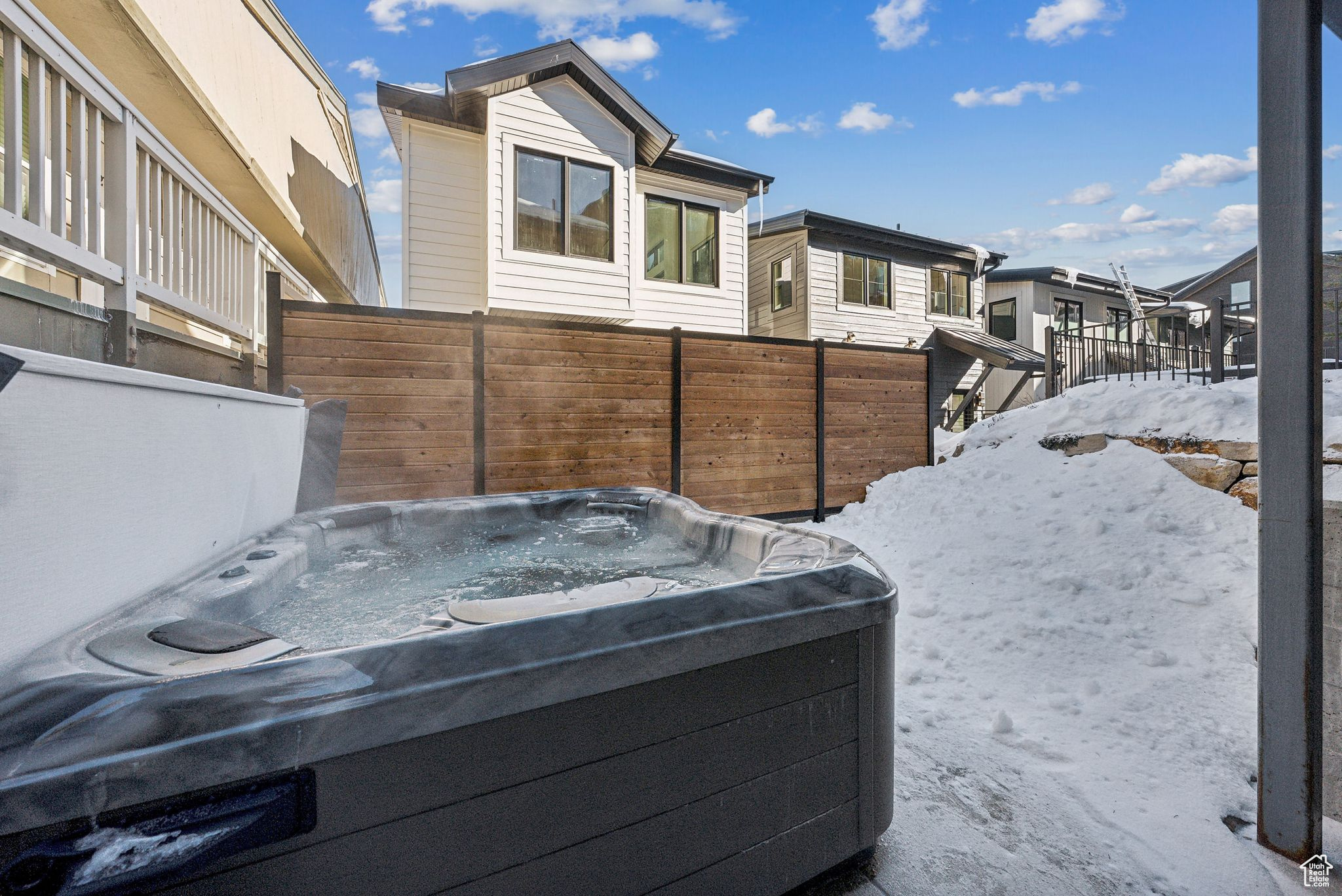 Park City, Utah 84060, United States, 4 Bedrooms Bedrooms, ,3 BathroomsBathrooms,Residential,Pending,180839