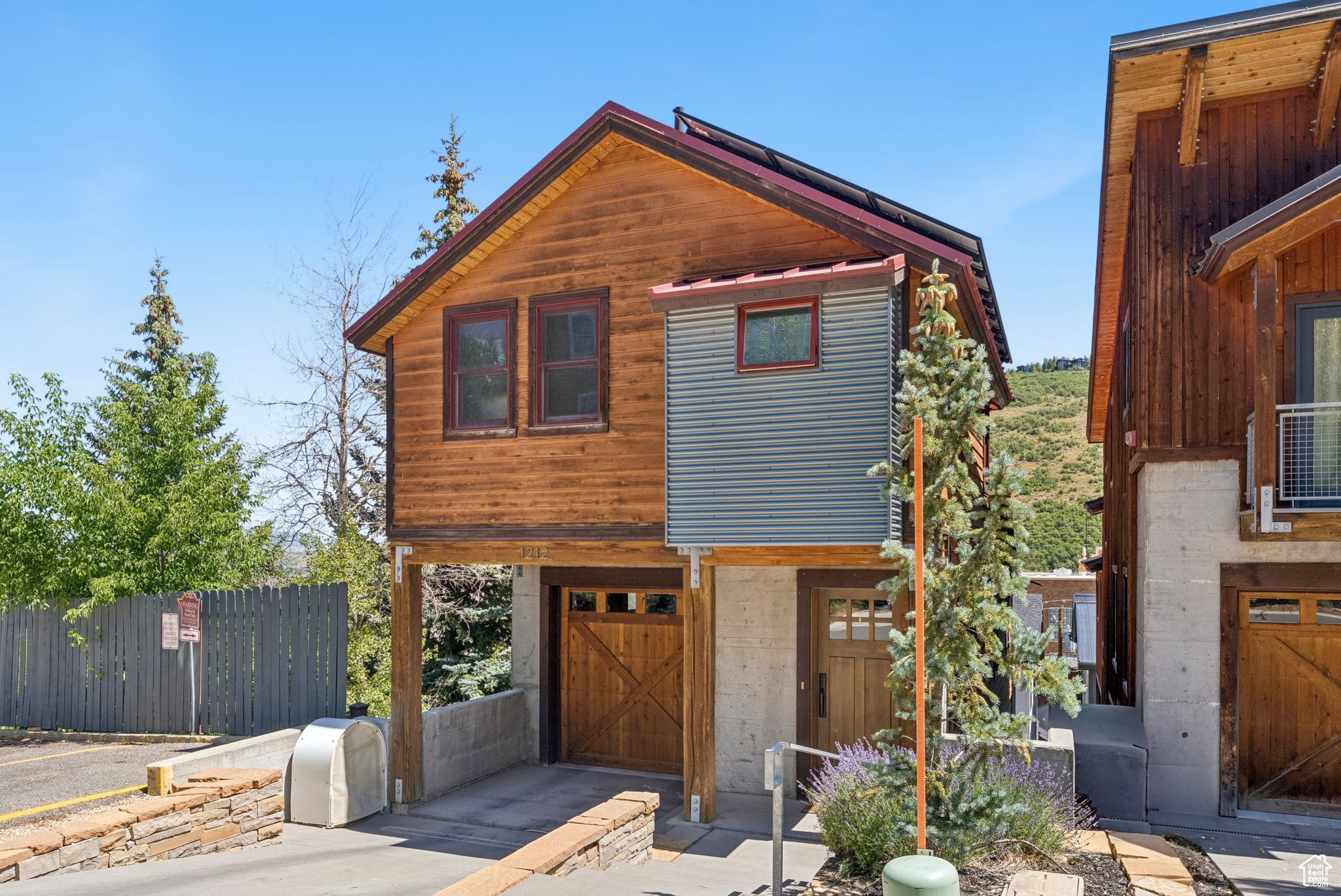 Park City, Utah 84060, United States, 4 Bedrooms Bedrooms, ,3 BathroomsBathrooms,Residential,Pending,180839