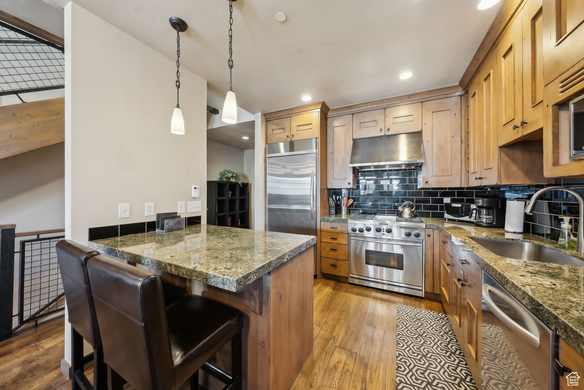 Park City, Utah 84060, United States, 4 Bedrooms Bedrooms, ,3 BathroomsBathrooms,Residential,Pending,180839