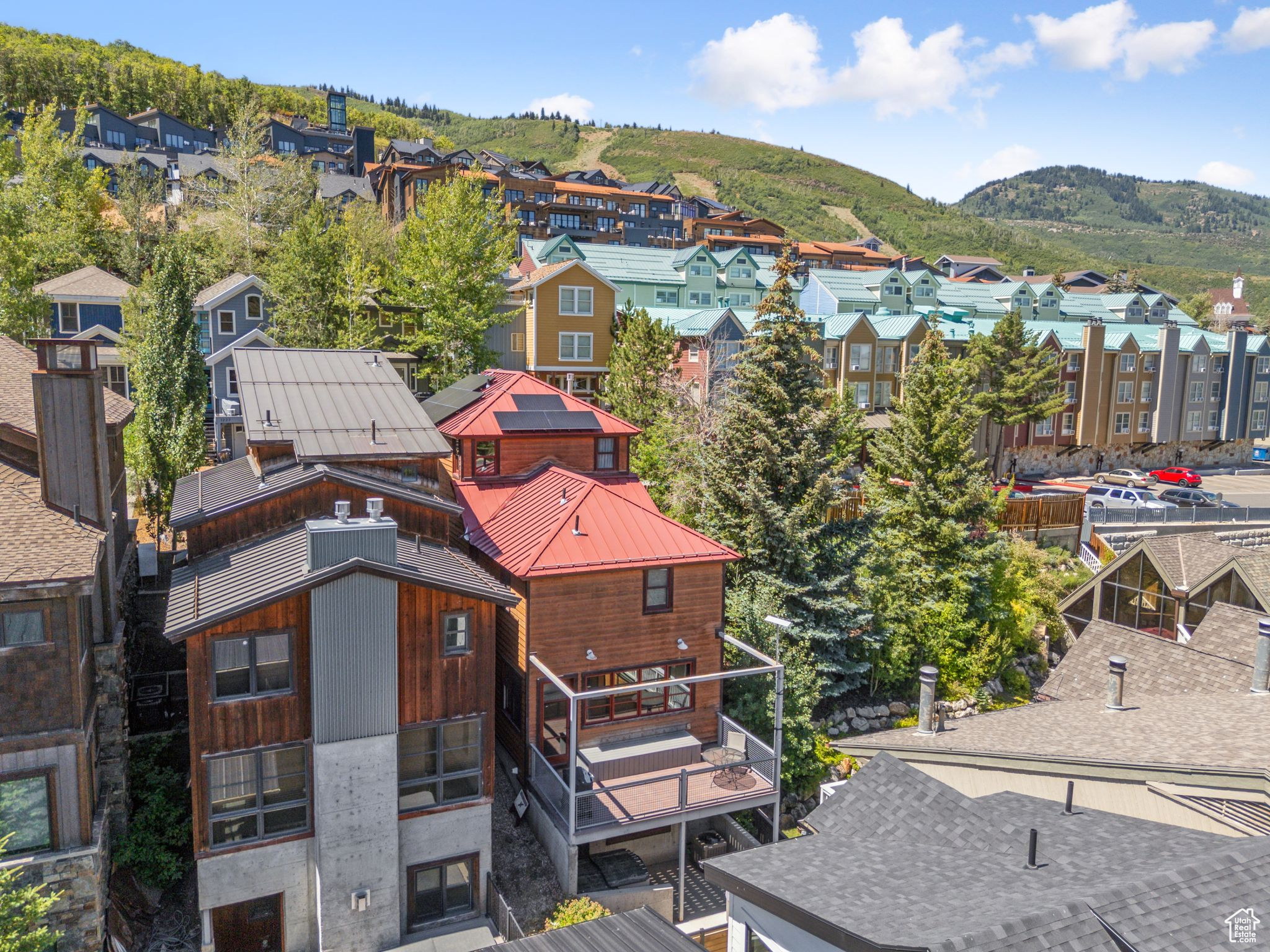 Park City, Utah 84060, United States, 4 Bedrooms Bedrooms, ,3 BathroomsBathrooms,Residential,Pending,180839