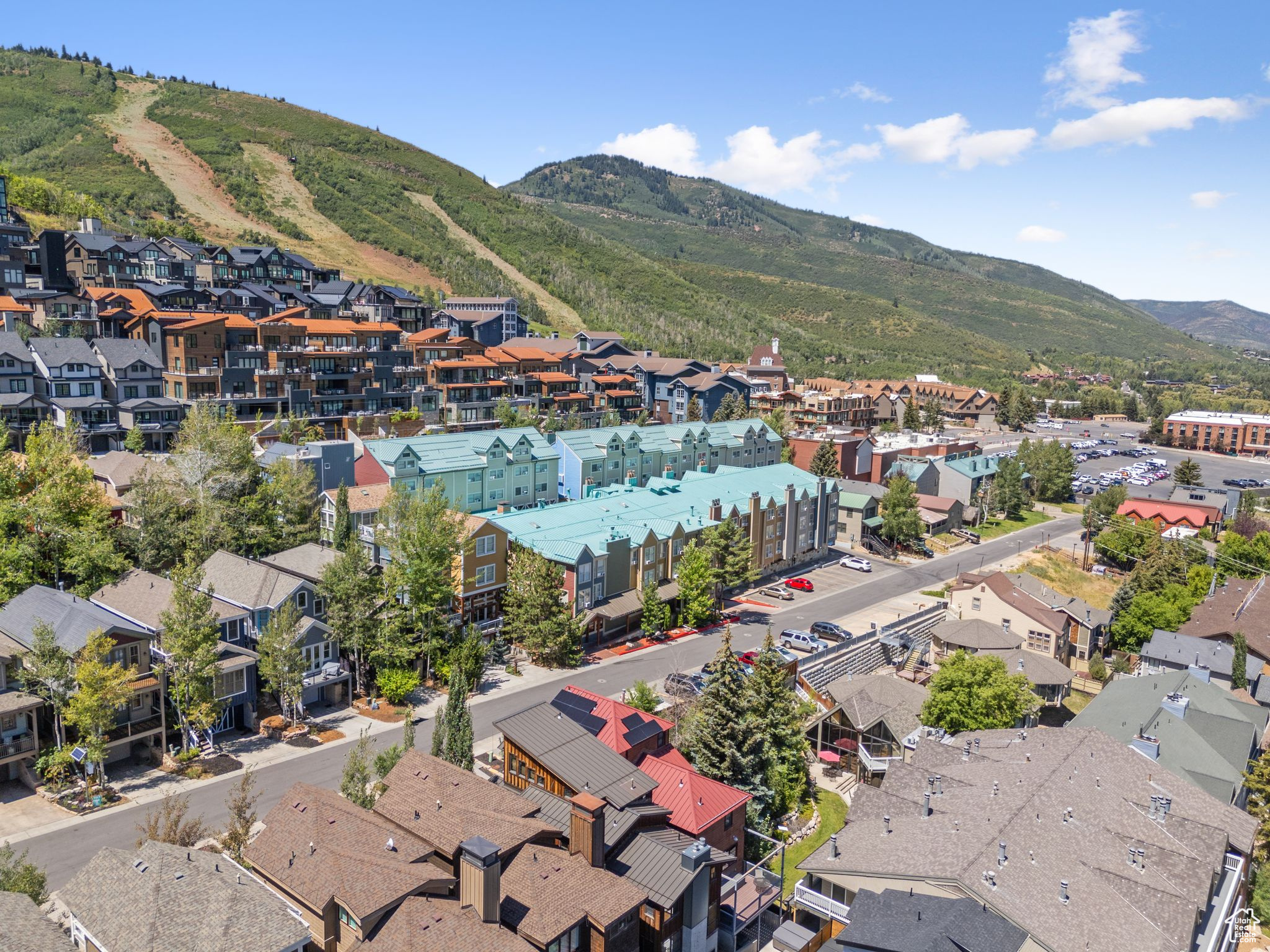 Park City, Utah 84060, United States, 4 Bedrooms Bedrooms, ,3 BathroomsBathrooms,Residential,Pending,180839