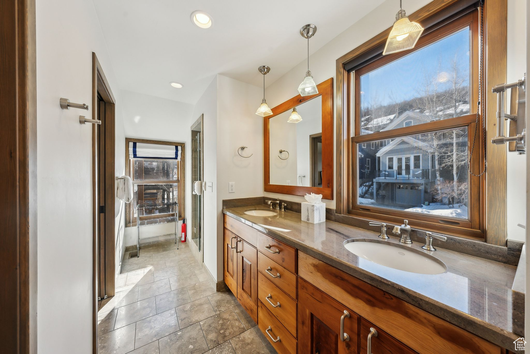 Park City, Utah 84060, United States, 4 Bedrooms Bedrooms, ,3 BathroomsBathrooms,Residential,Pending,180839