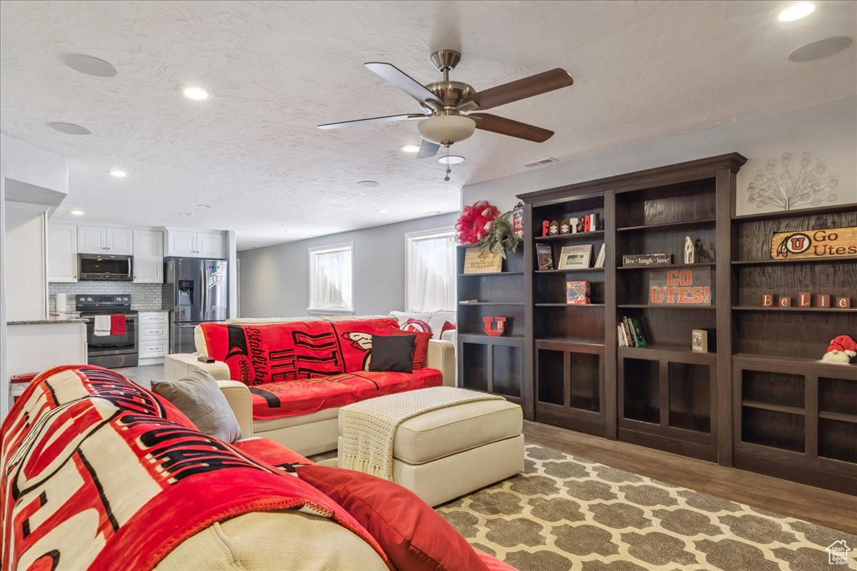 COOK'S COUNTRY COVE - Residential