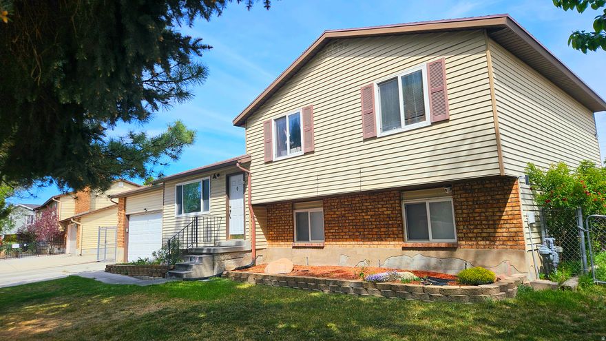 Great starter home close to Bangeter Highway and Jordan Landing. This home features a nice sized yard with a beautiful view. A two-car garage with RV Parking. 3 bedrooms and 2 bathrooms. Square footage figures are provided as a courtesy estimate only and were obtained from county records.  Buyer is advised to obtain an independent measurement.