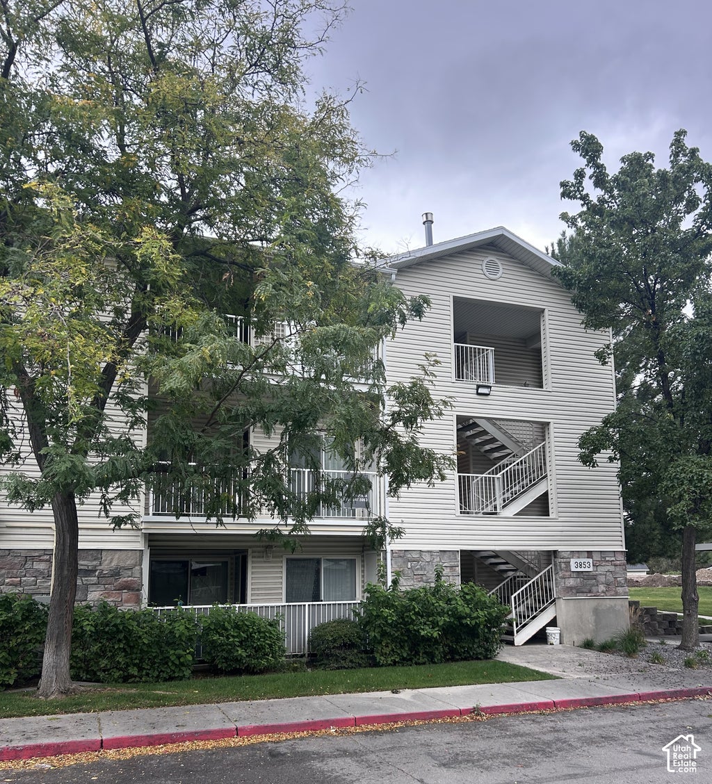 Photo of 3853 S SALT RIVER WAY #2, South Salt Lake, UT 84119 (MLS # 2192683)