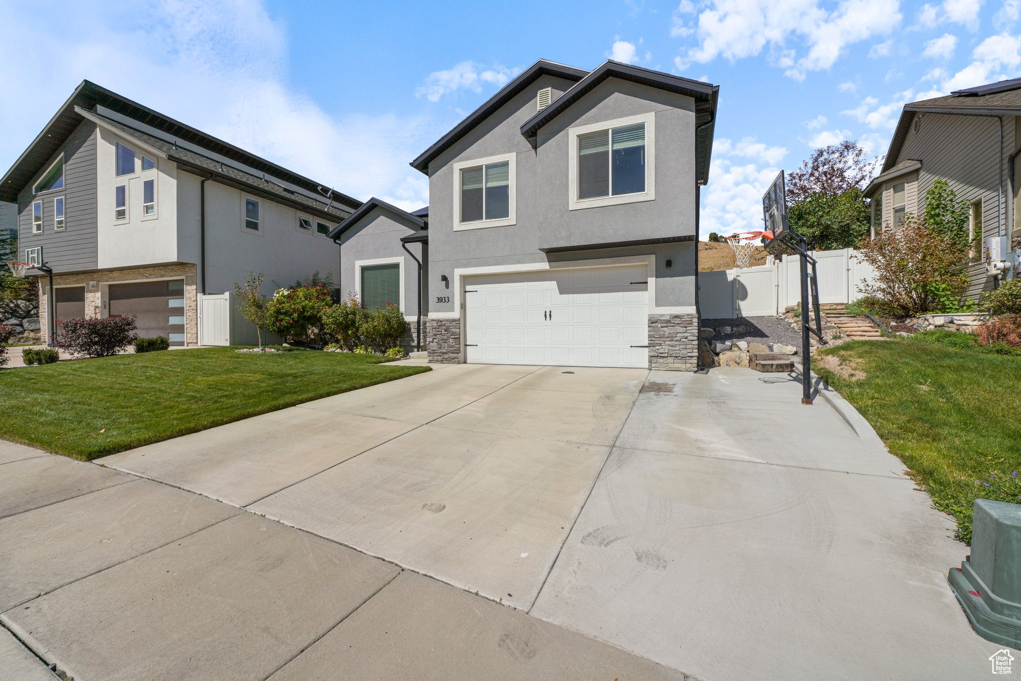 3933 E Eagle Top Ct, Eagle Mountain, Utah image 2