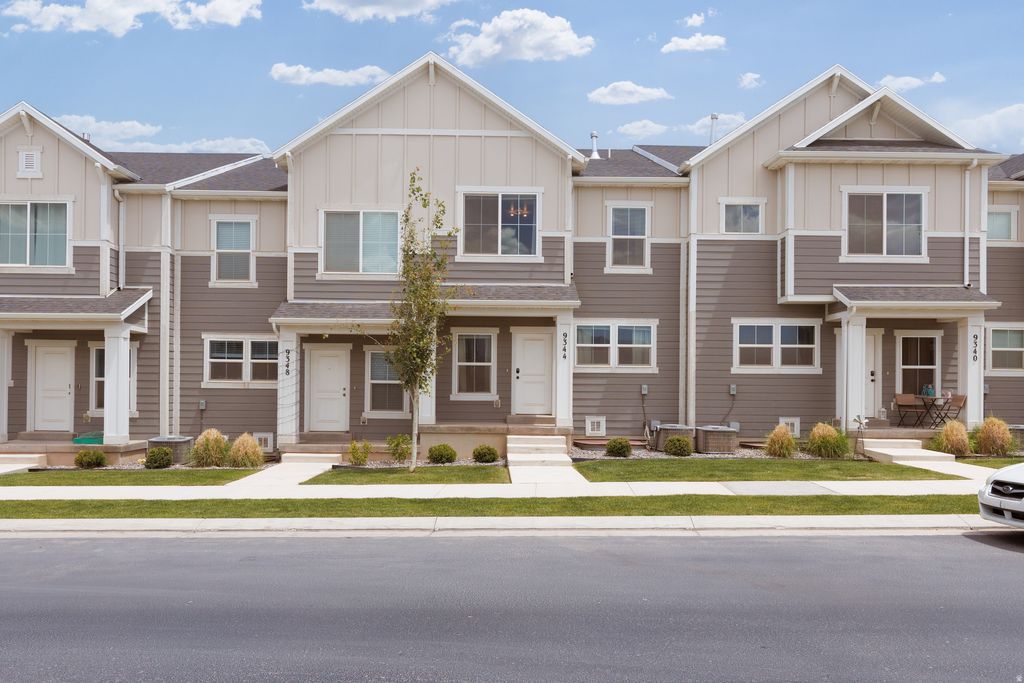 Photo of 9344 N VERNHAM LN, Eagle Mountain, UT 84005 (MLS # 2164334)