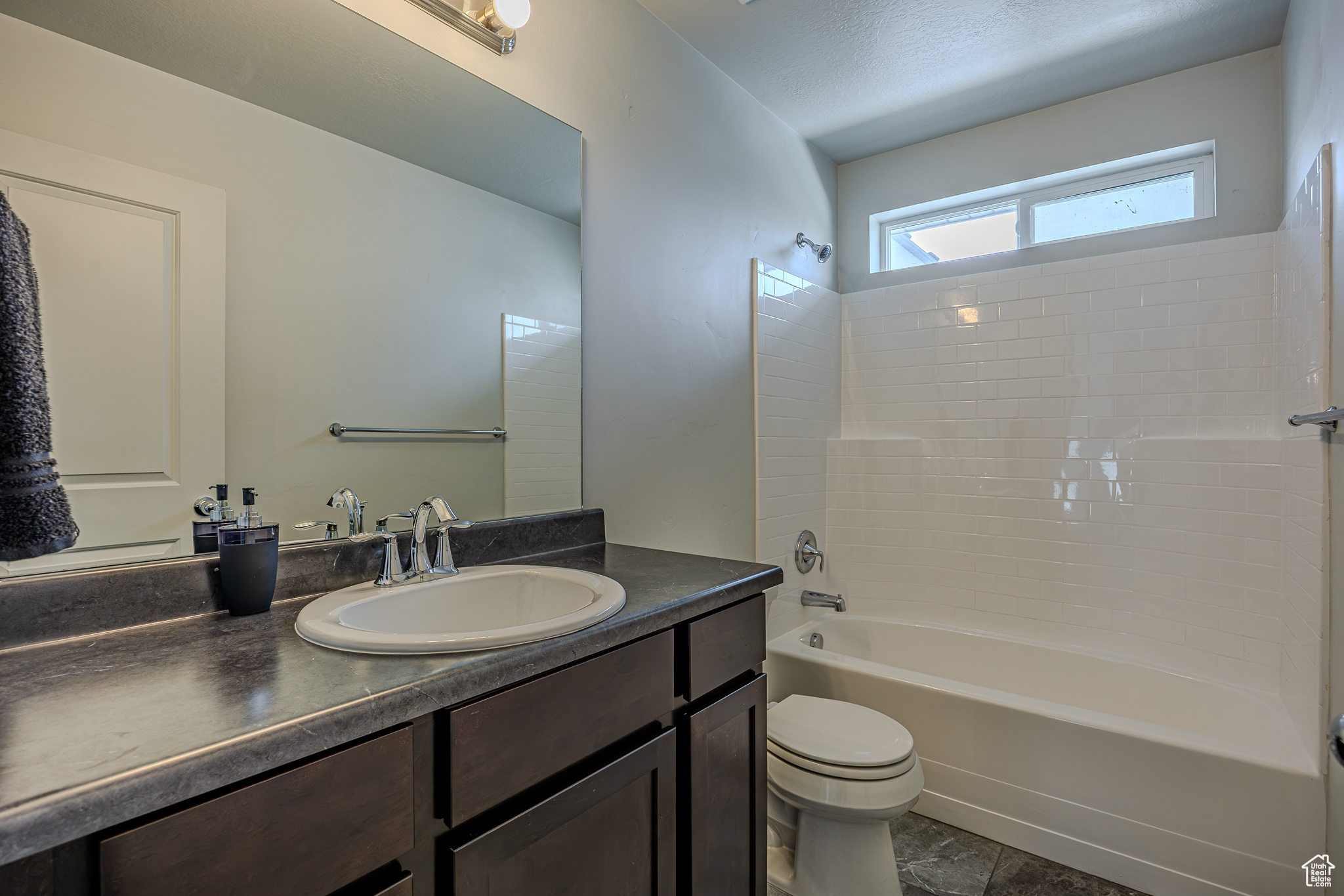 BROADVIEW  SHORES - Residential