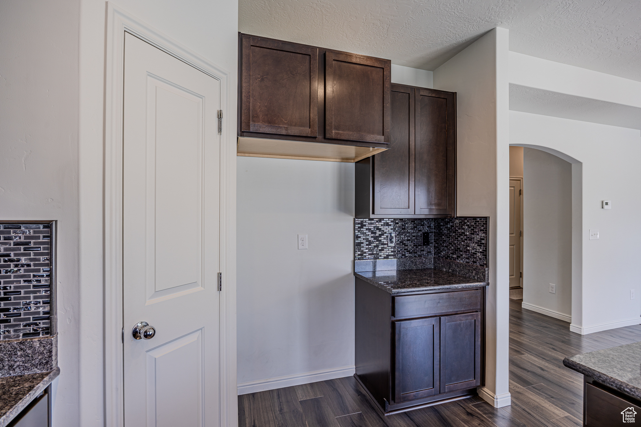 BROADVIEW  SHORES - Residential