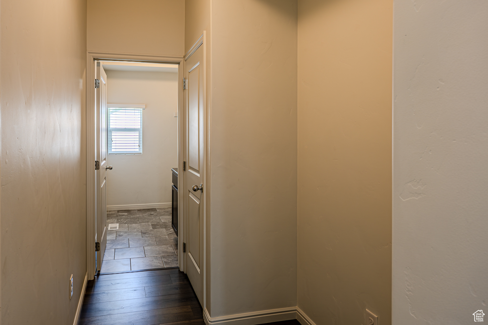 BROADVIEW  SHORES - Residential