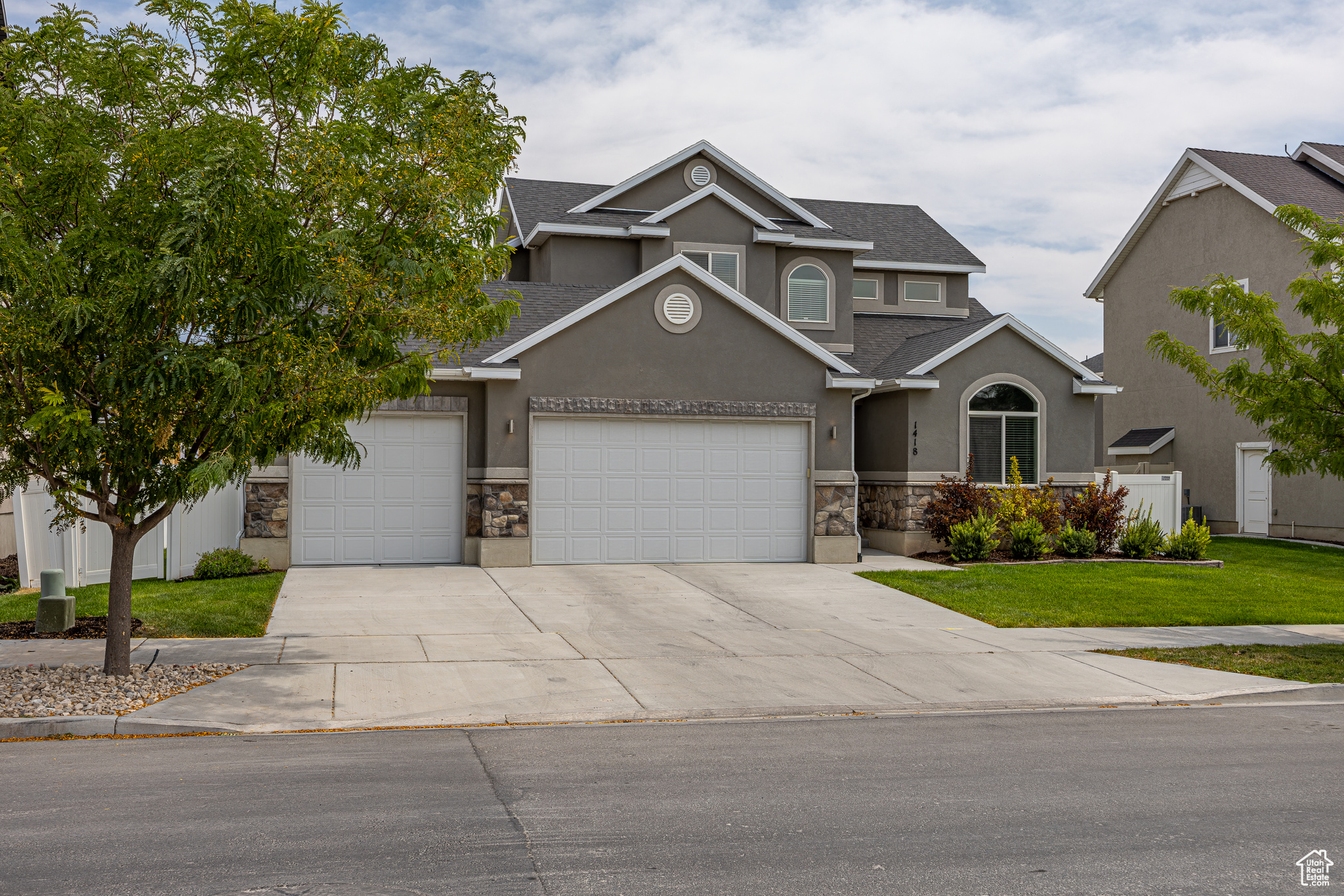 BROADVIEW  SHORES - Residential