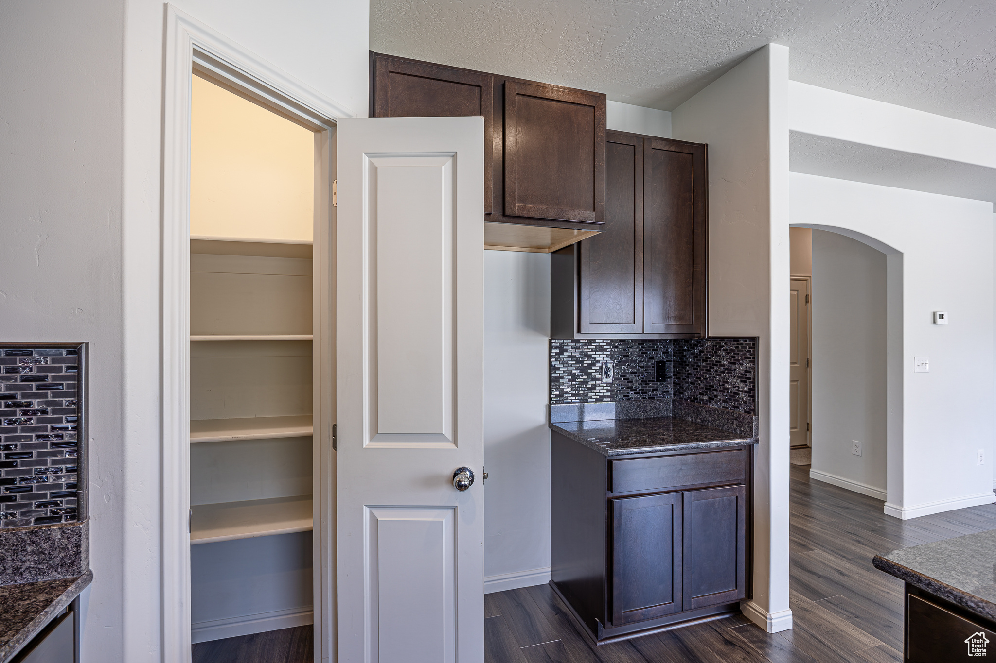 BROADVIEW  SHORES - Residential