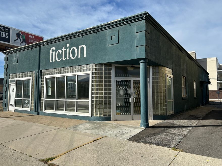 Space Available for Lease!  Great downtown location on Washington Blvd. Open floor plan in a prime retail district.  Versatile layout for various mixed-use type businesses.  Office, Entertainment, Restaurant, Retail Sales, Pet Services, & Civic Activities.  Tenant improvements are negotiable.