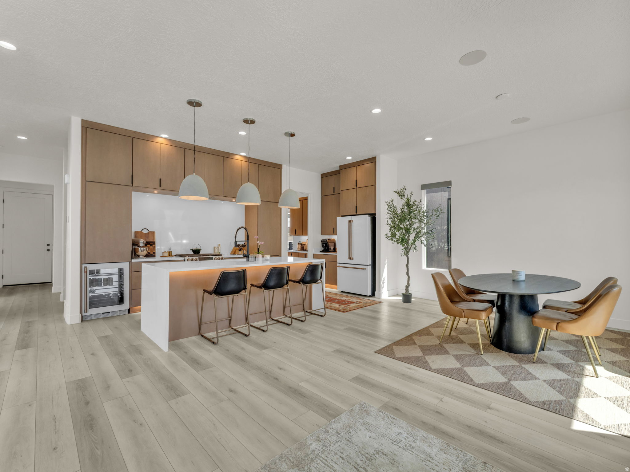 DAYBREAK - Residential