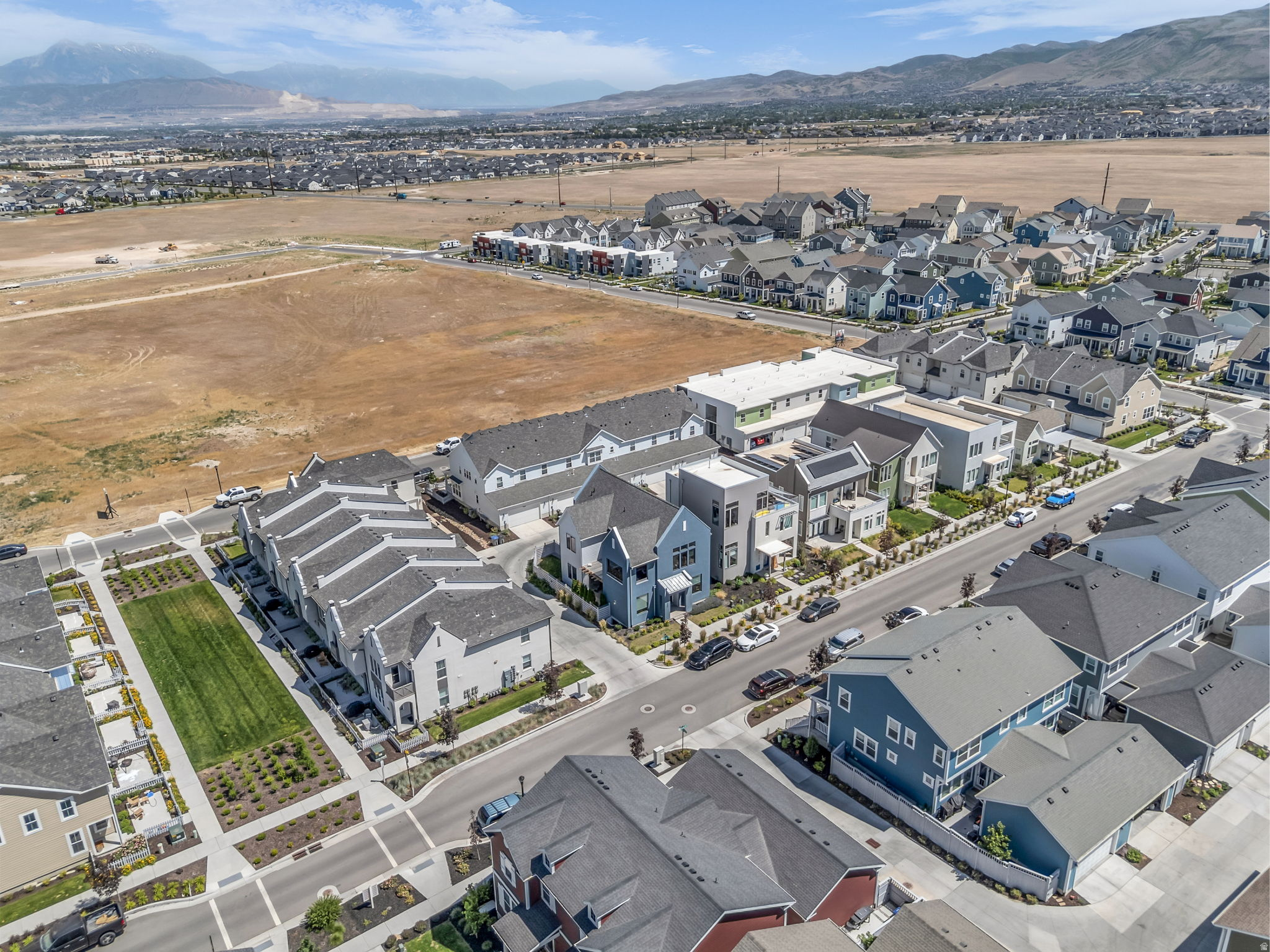 DAYBREAK - Residential