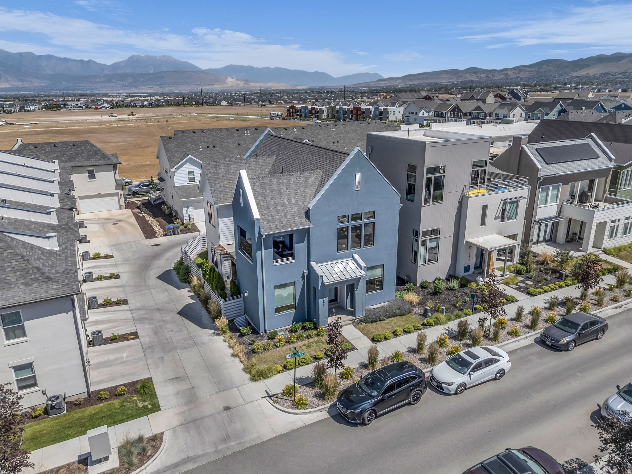 DAYBREAK - Residential