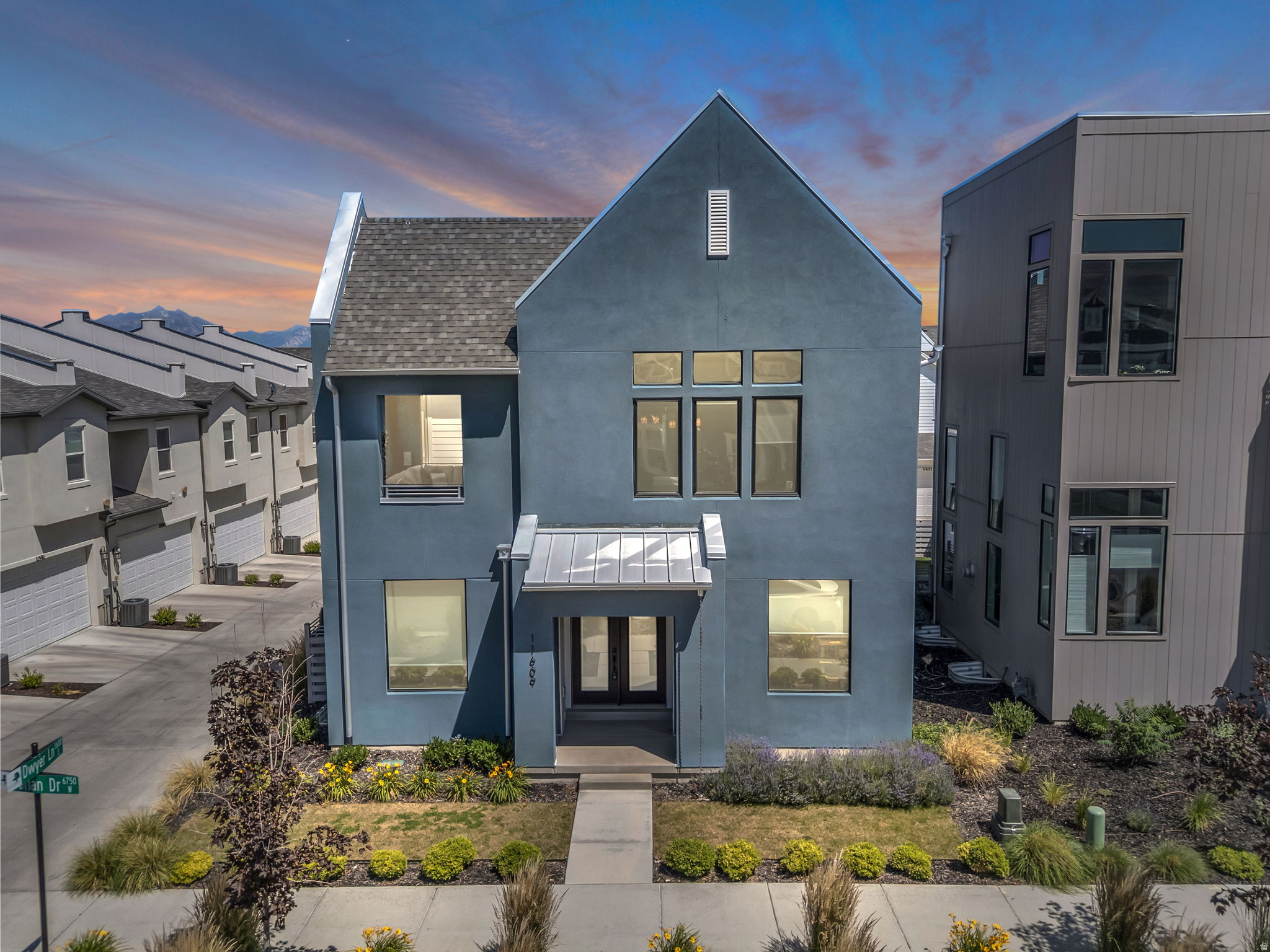 DAYBREAK - Residential