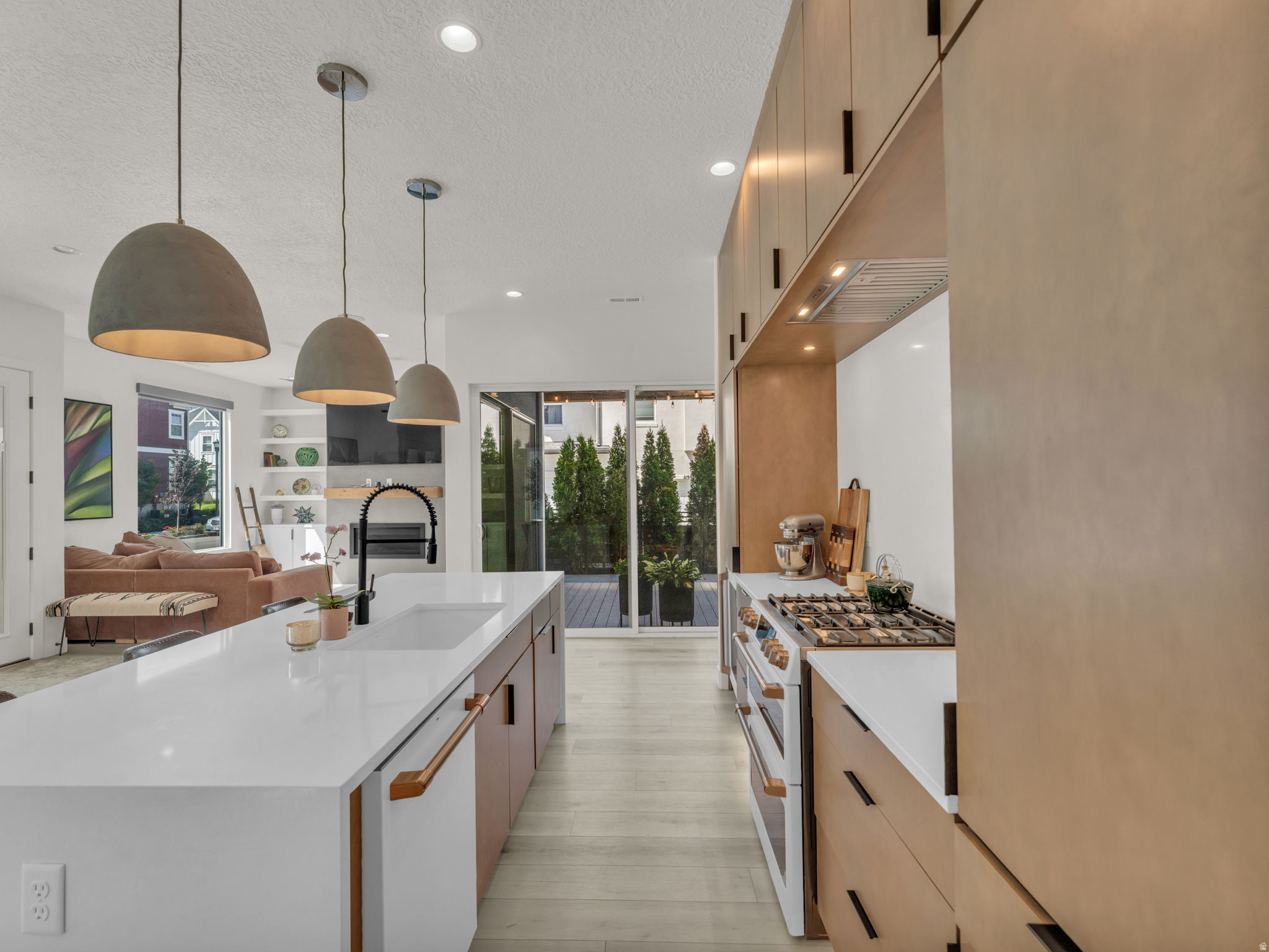 DAYBREAK - Residential