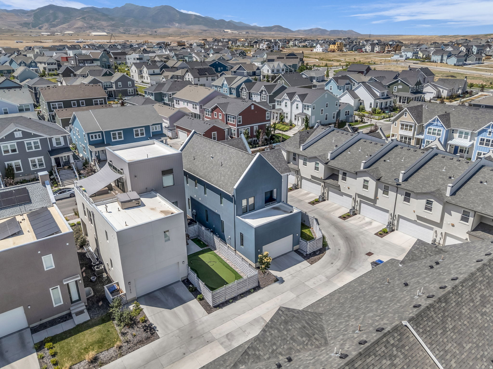 DAYBREAK - Residential