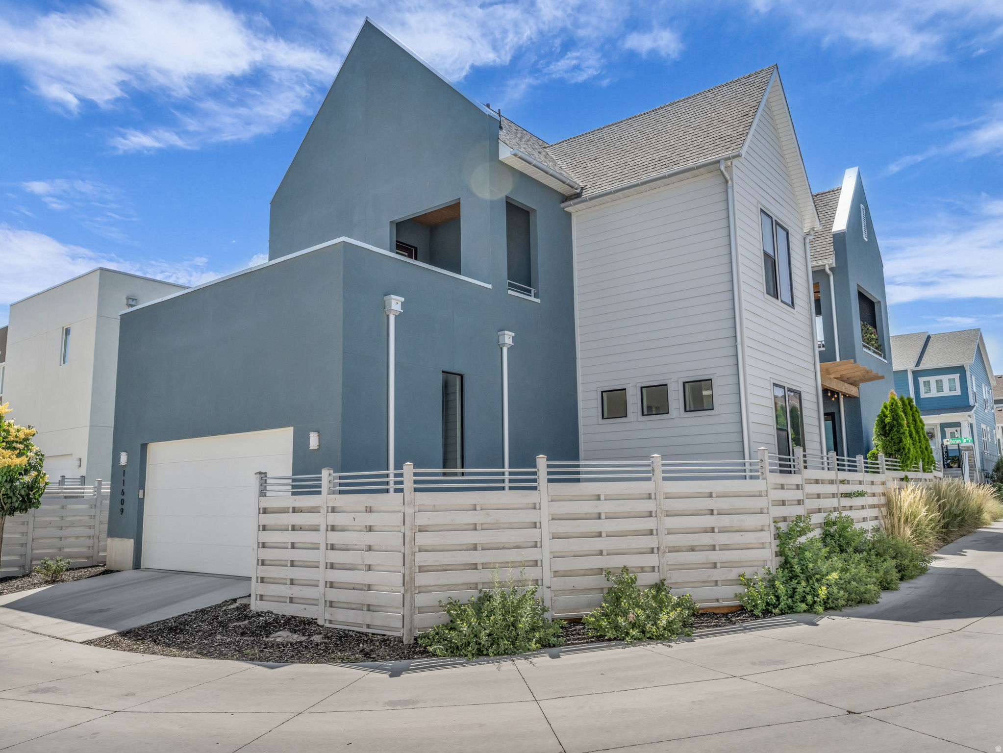 DAYBREAK - Residential