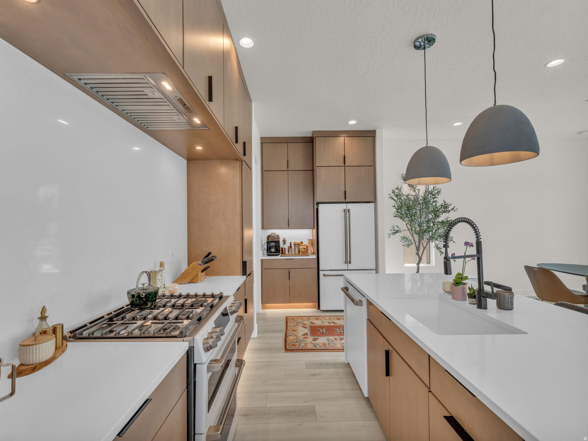 DAYBREAK - Residential