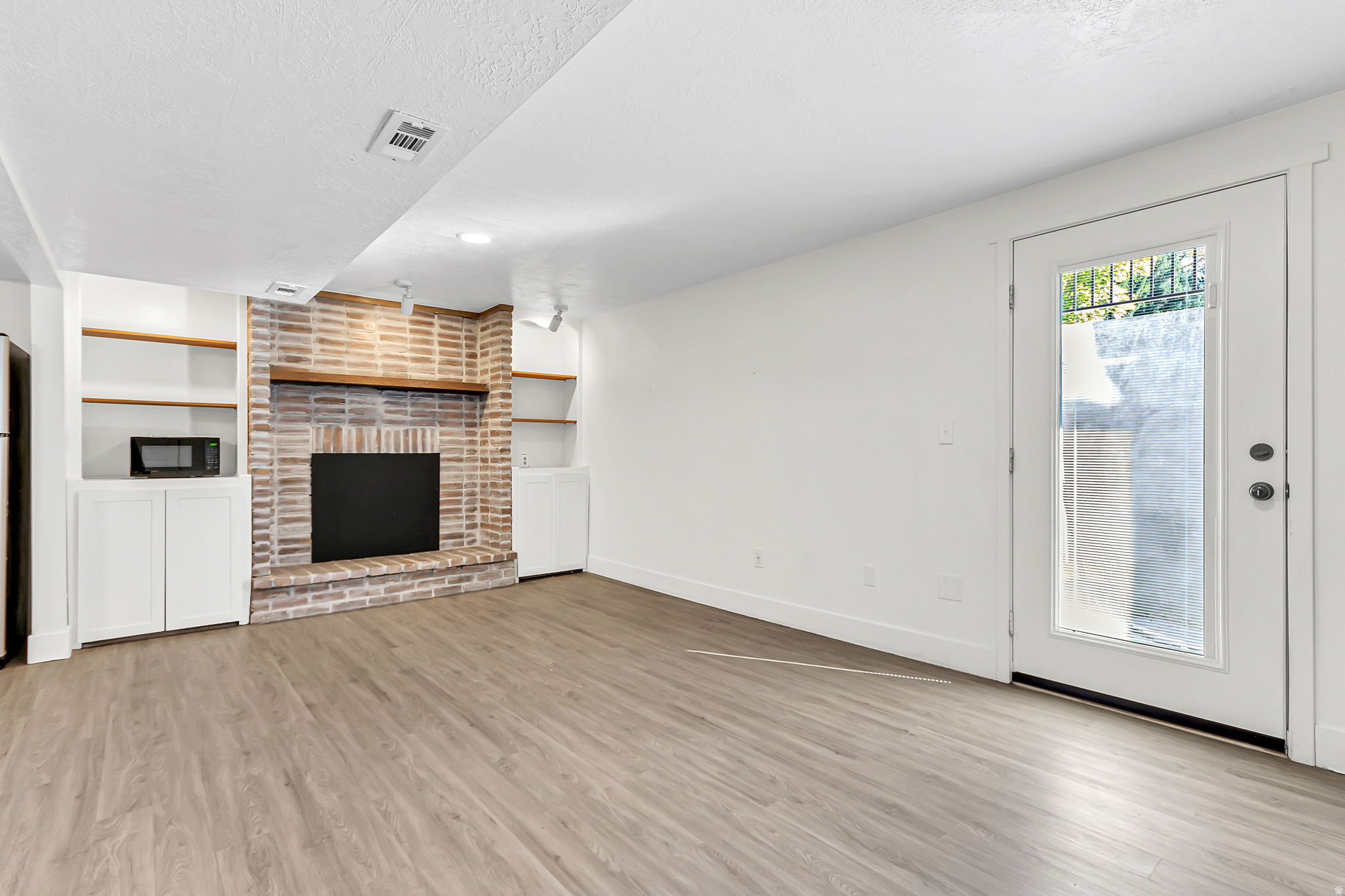 MUIR MEADOWS - Residential