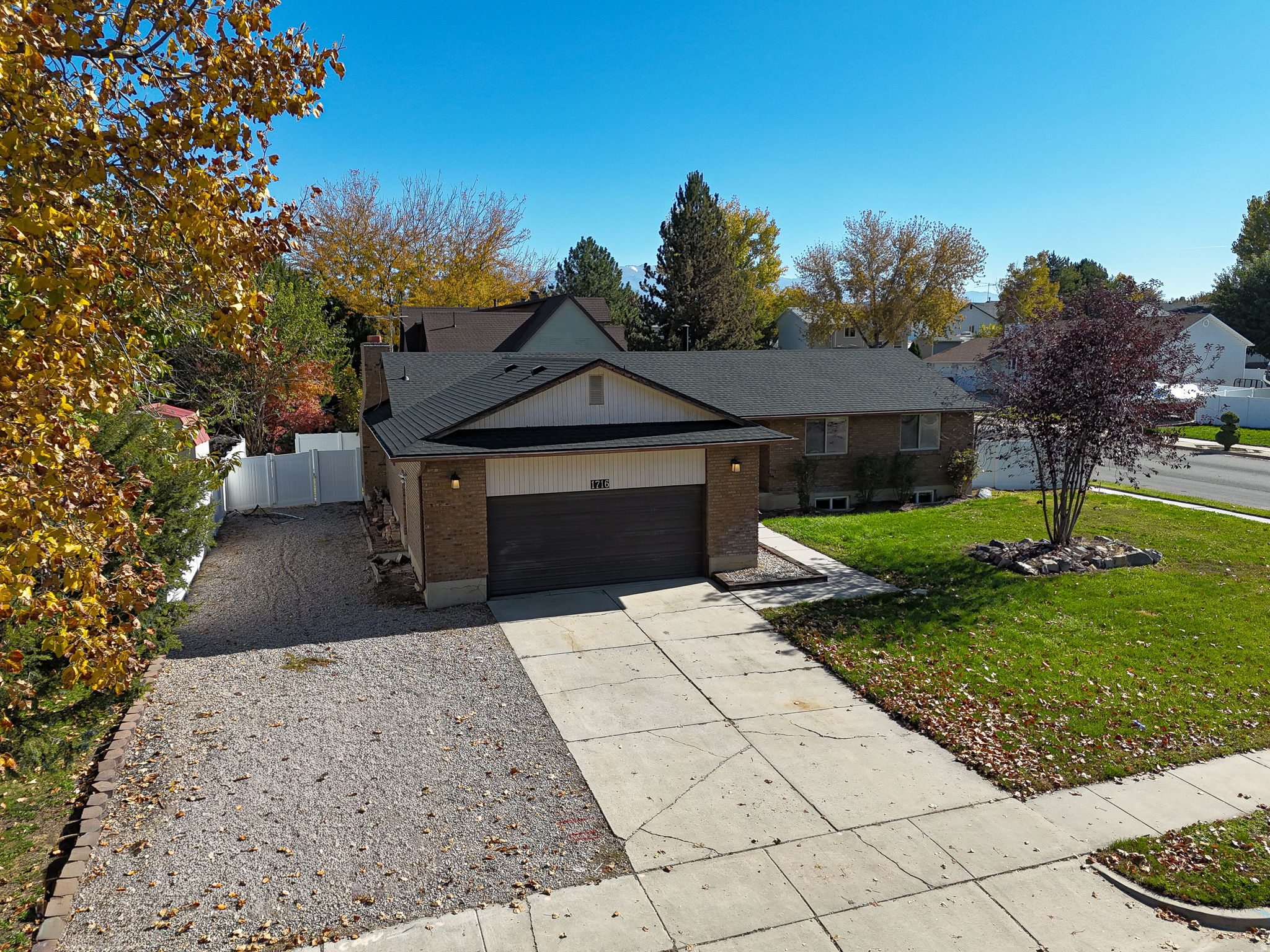 MUIR MEADOWS - Residential