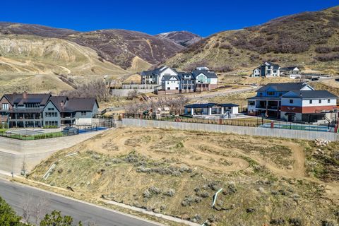 Tiny photo for 198 N 1500 DR E #118, Bountiful, UT 84010 (MLS # 2145042)